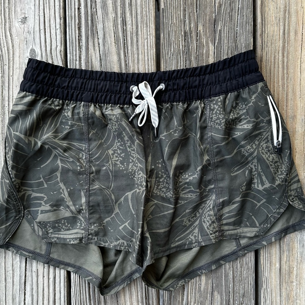 Vuori Quick Dry Shorts